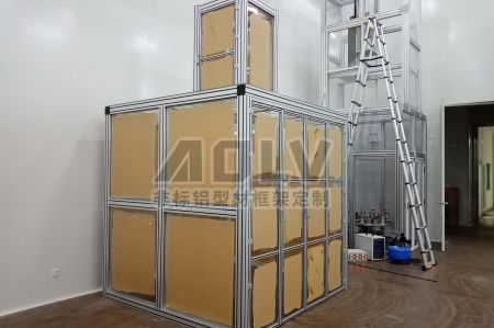 专业实验室机架定制：100100重型铝型材构建稳固空间