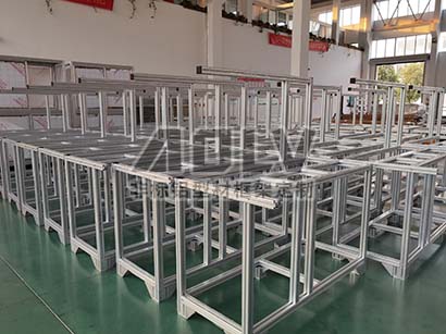 高端电子设备机架.jpg 高端电子设备机架.jpg