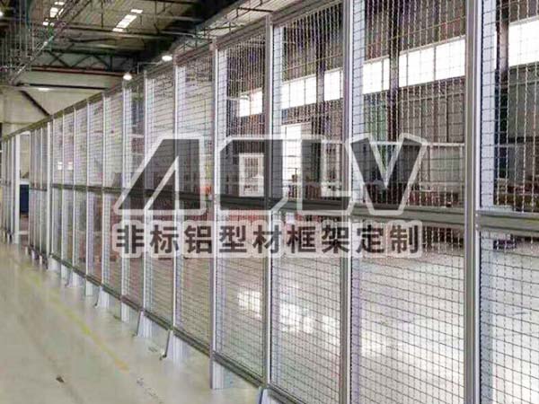 铝型材围栏.jpg 铝型材围栏.jpg