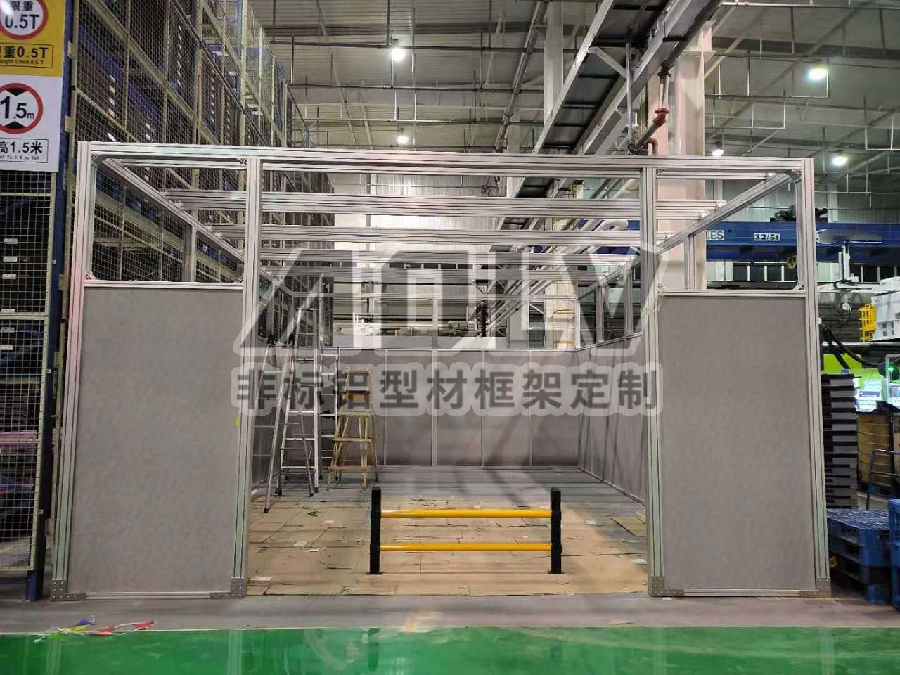 铝型材框架.jpg 铝型材框架.jpg