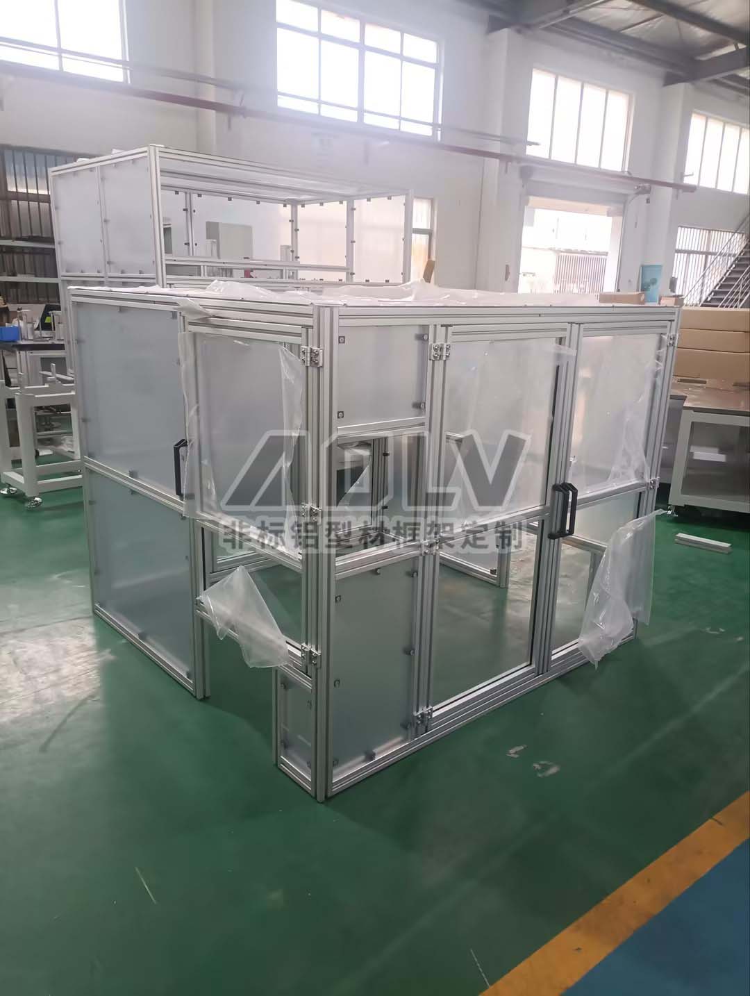 铝型材防护罩.jpg 铝型材防护罩.jpg