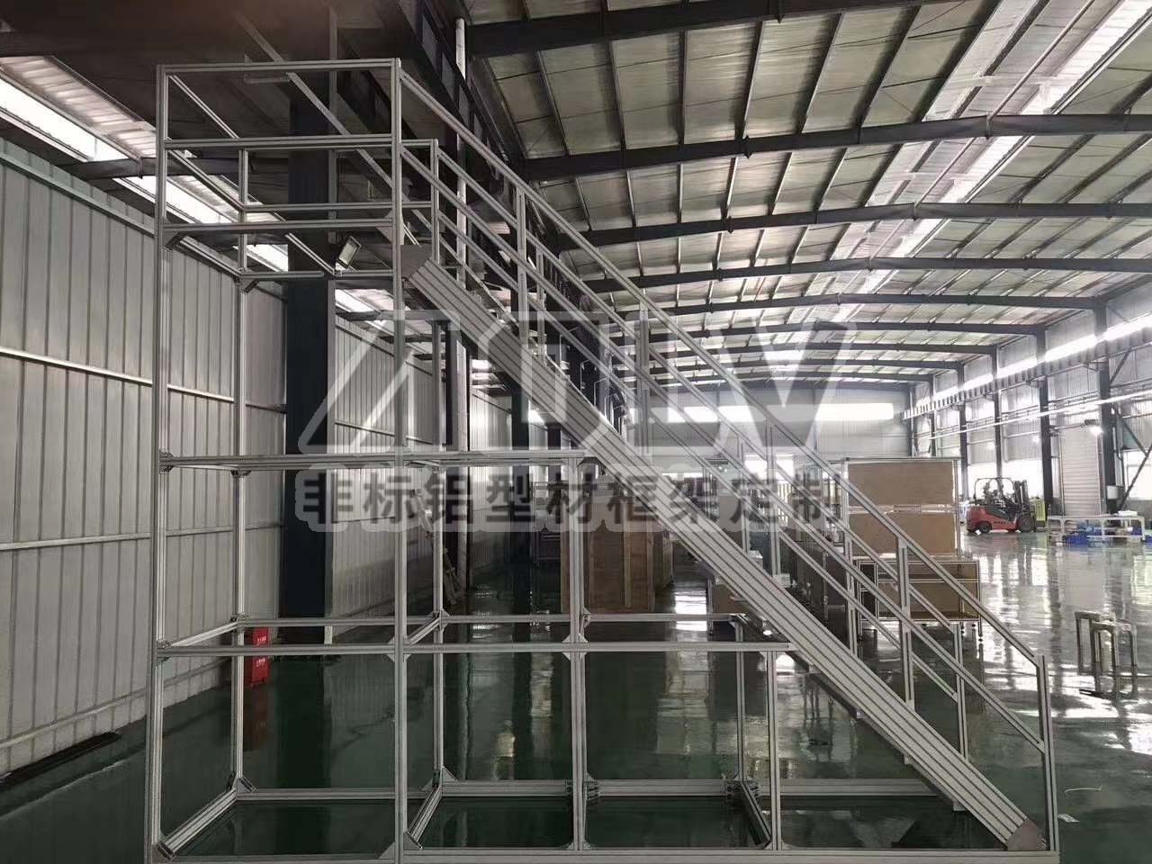 铝型材登高梯.jpg 铝型材登高梯.jpg