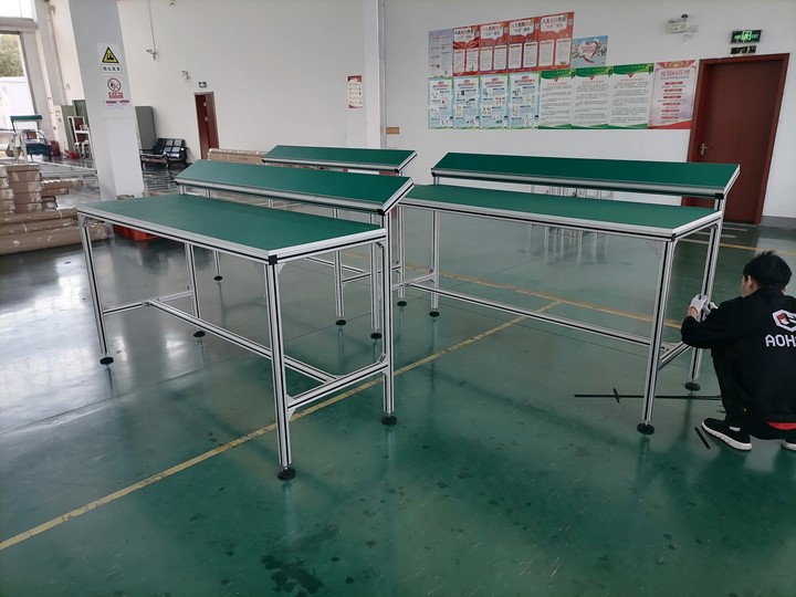 铝型材工作台.jpg 铝型材工作台.jpg